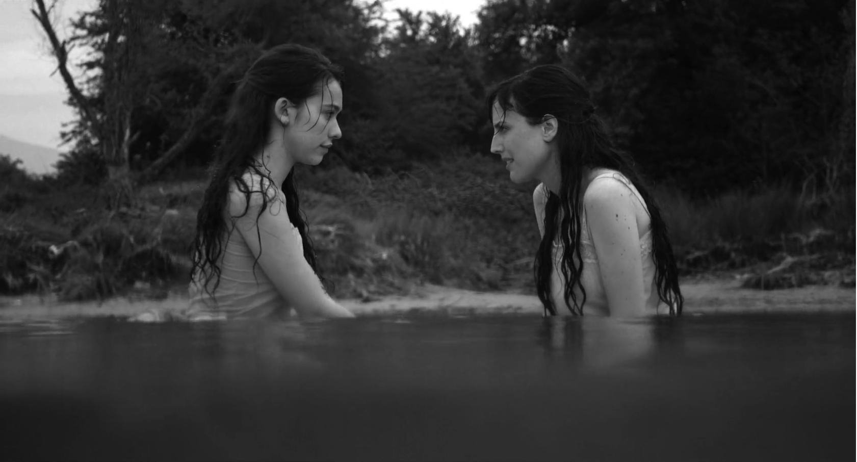 Elisa Và Marcela Elisa Và Marcela