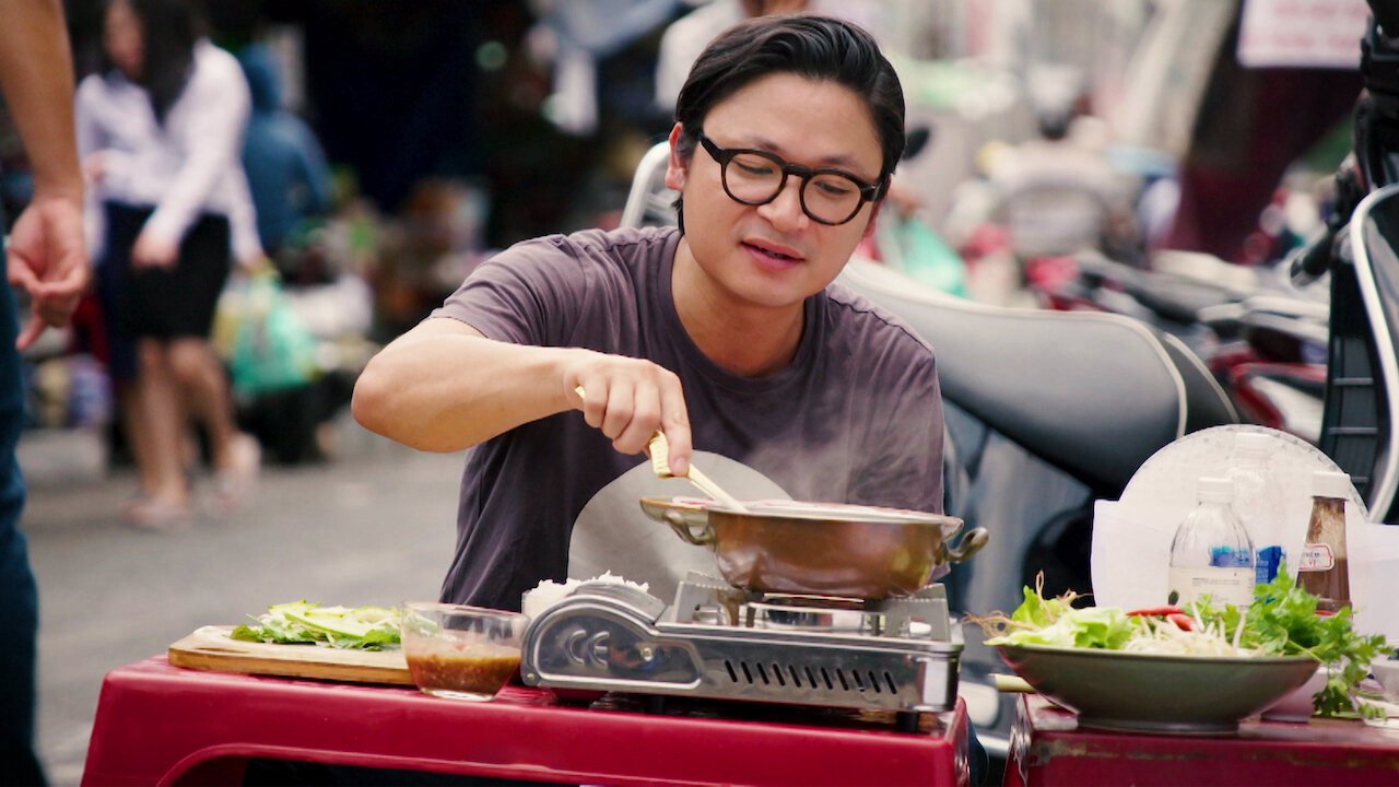 Luke Nguyễn Trên Chuyến Tàu Bắc Nam Luke Nguyễn Trên Chuyến Tàu Bắc Nam