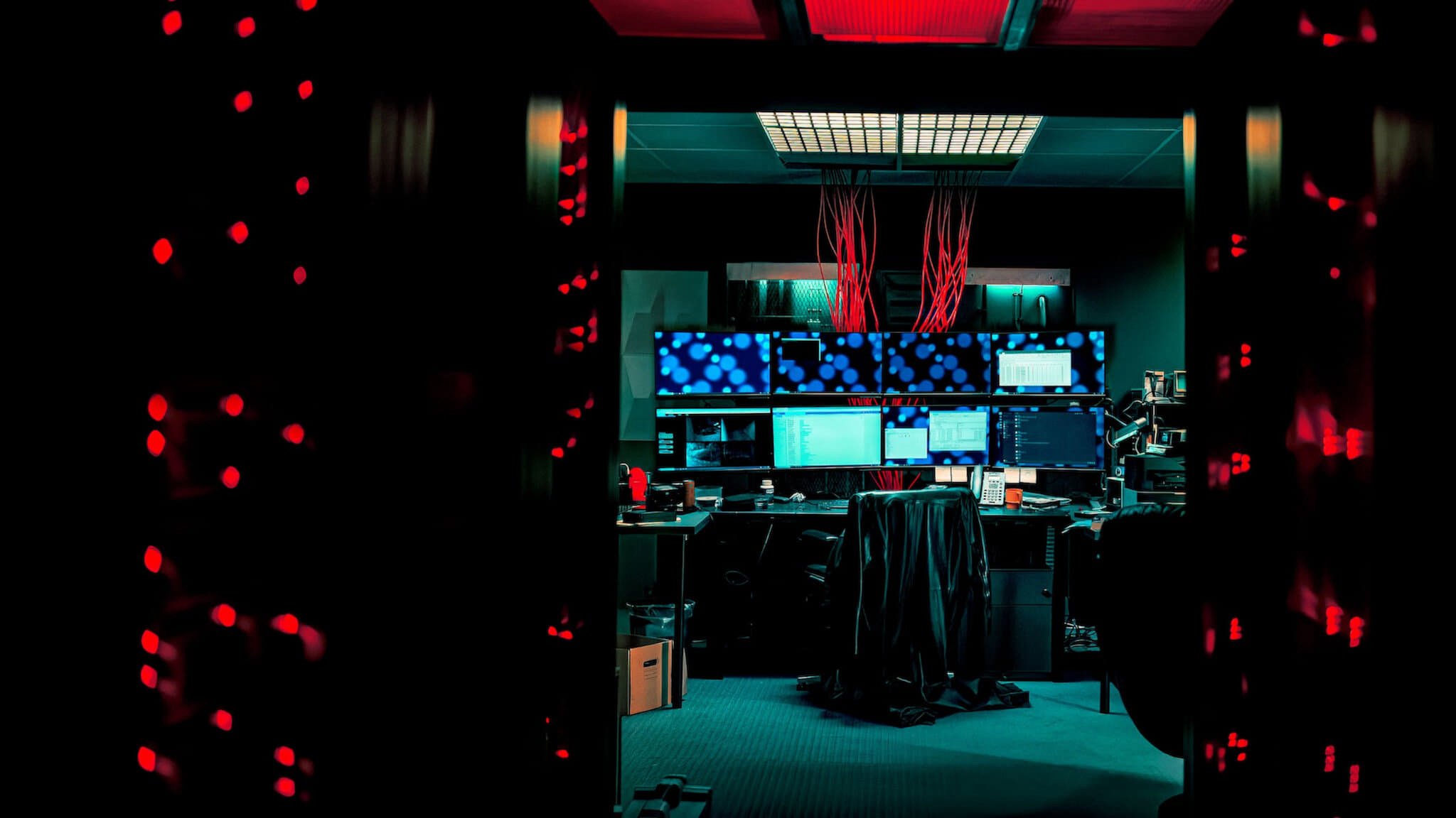 Cyberbunker: Tội Phạm Thế Giới Ngầm Cyberbunker: Tội Phạm Thế Giới Ngầm